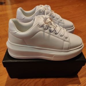 Chunky Liliana low top platform sneakers